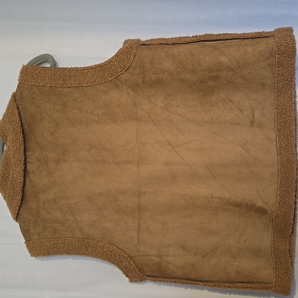 Maurices Womens Cozy Faux-Shearling Vest in Camel Sz L - Picture 6 of 9